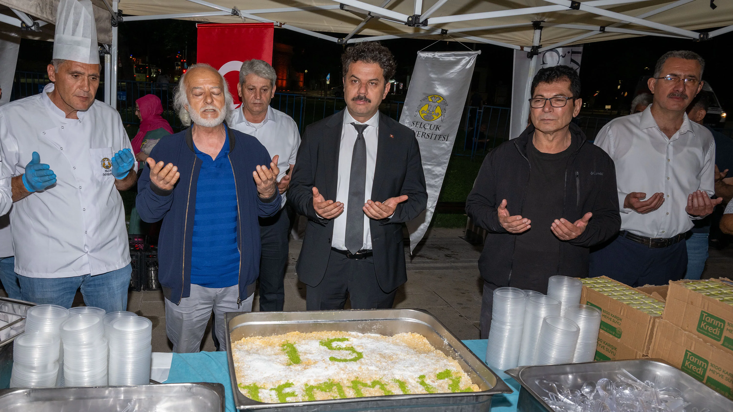 Selçuk Üniversitesi öğrenci ve personeliyle 15 Temmuz etkinliklerinde yerini aldı